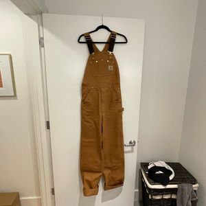 Carhartt overalls NEW WITH TAGS. never worn and peak trend.